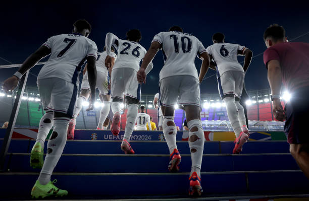 玩FIFA21必看：C罗在游戏中的球队及能力值分析